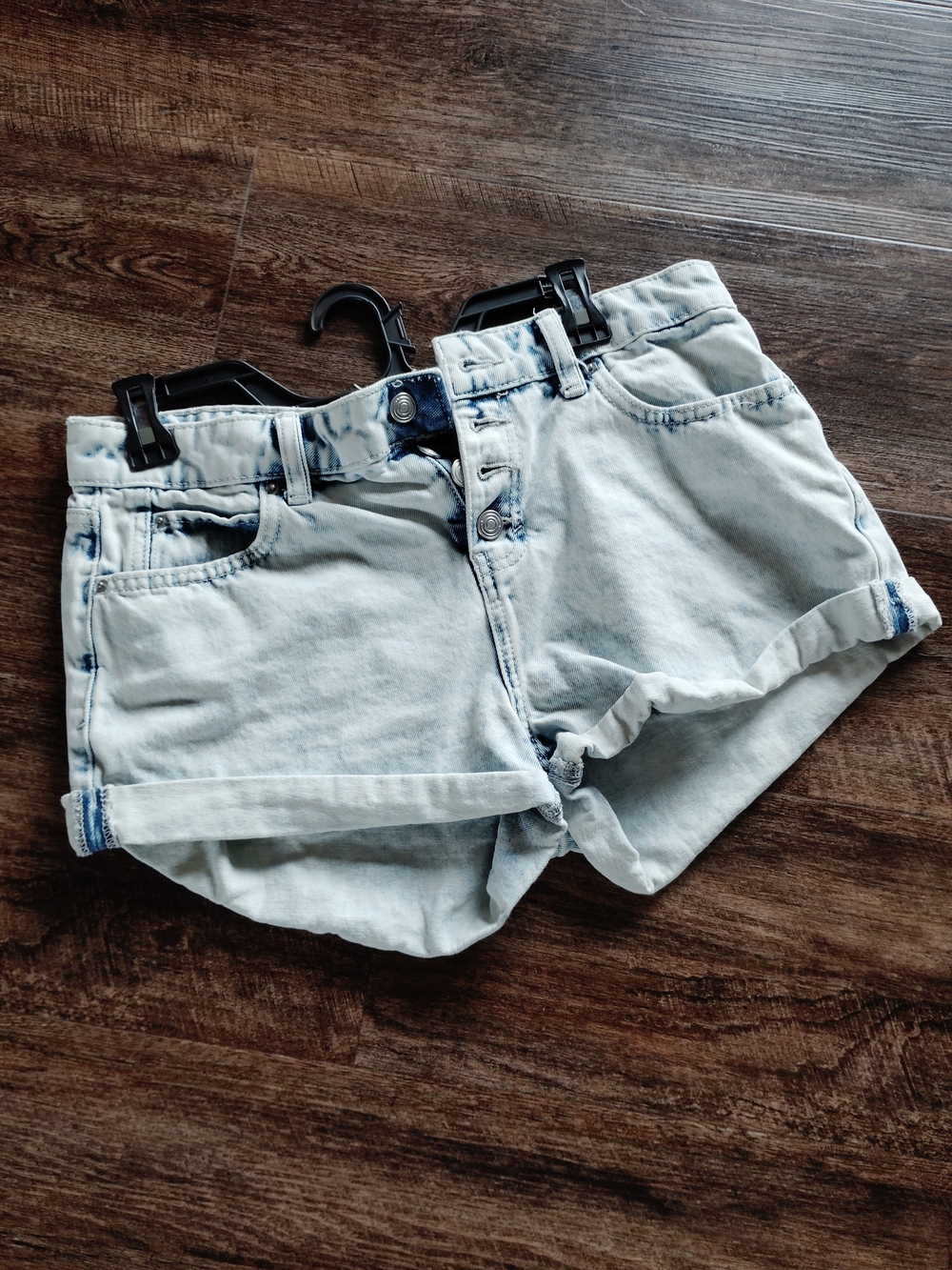 No Boundaries Light Blue Rolled-Hem Denim Shorts